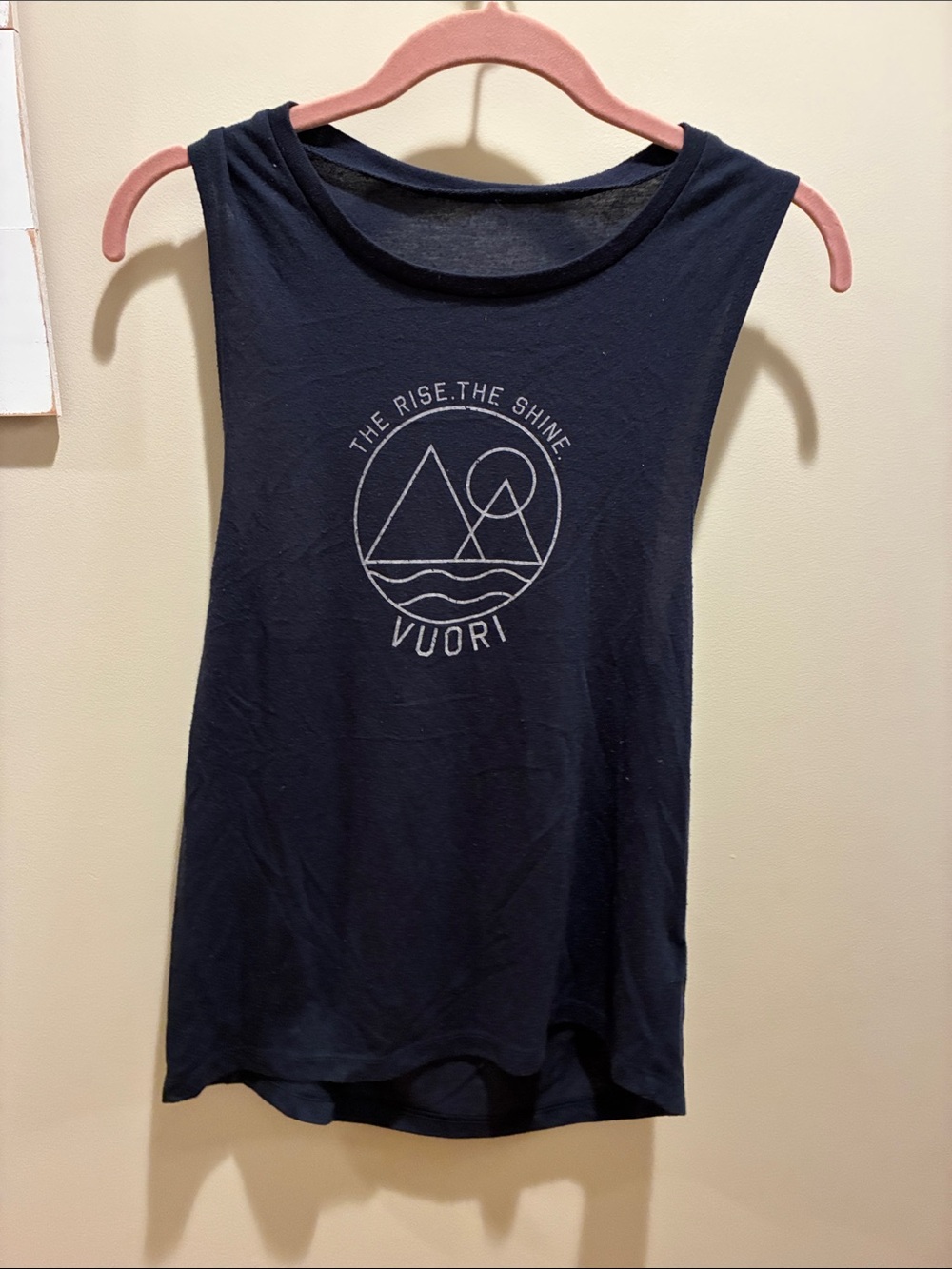 Vuori Navy Tank with White Graphic Logo